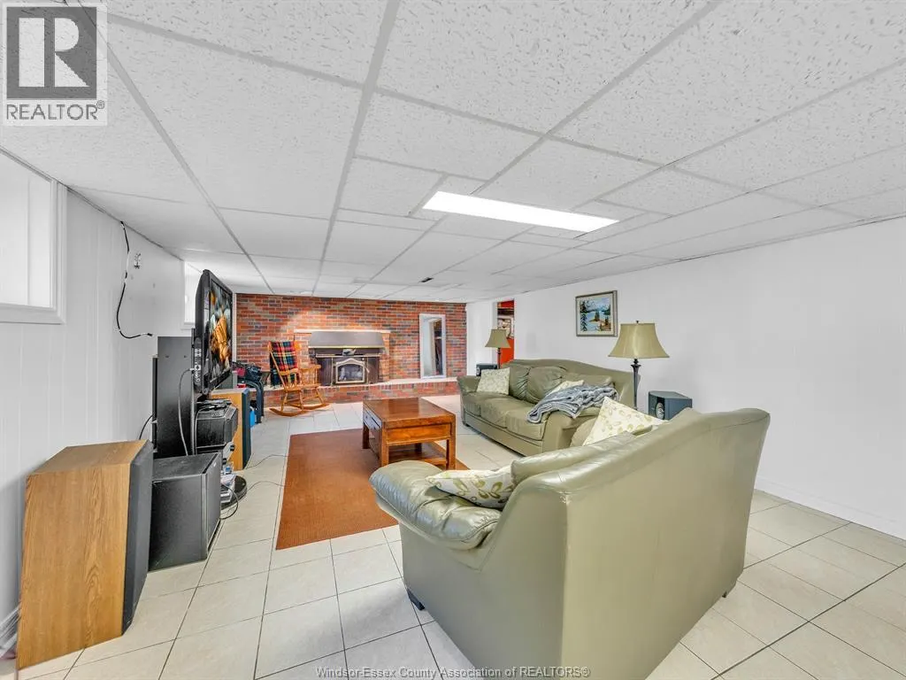542 CONCESSION RD 2 North