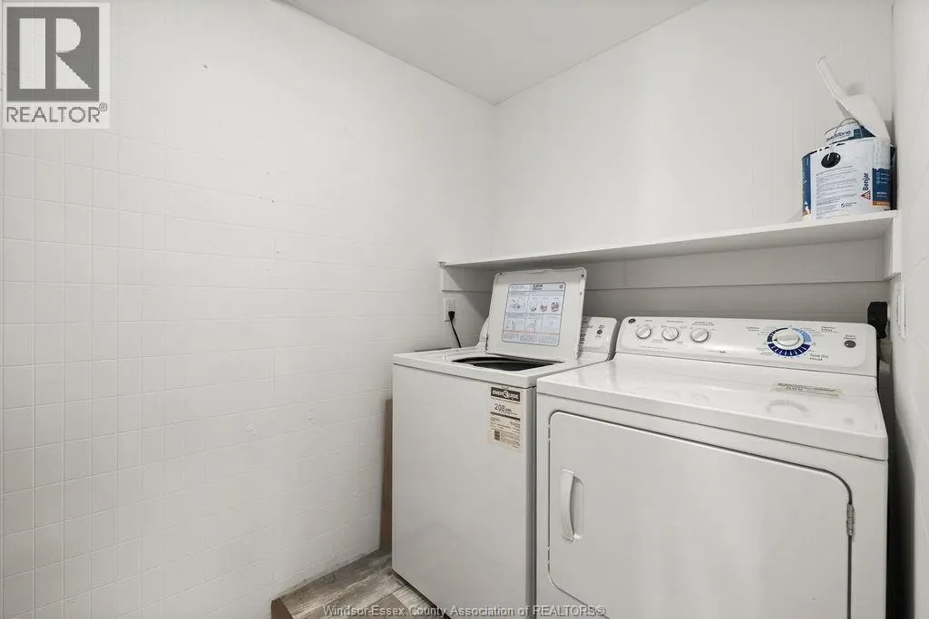 215 Dubois