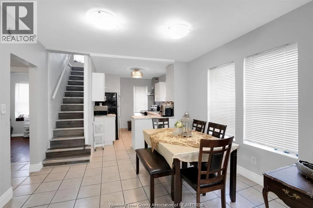 576 SHEPHERD STREET East Unit# UPPER