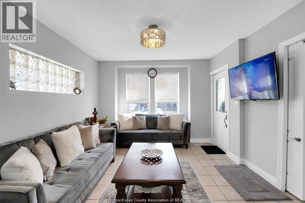 576 SHEPHERD STREET East Unit# UPPER