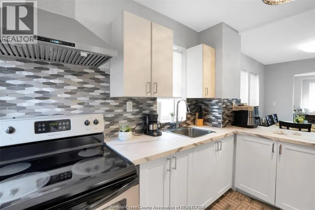 576 SHEPHERD STREET East Unit# UPPER