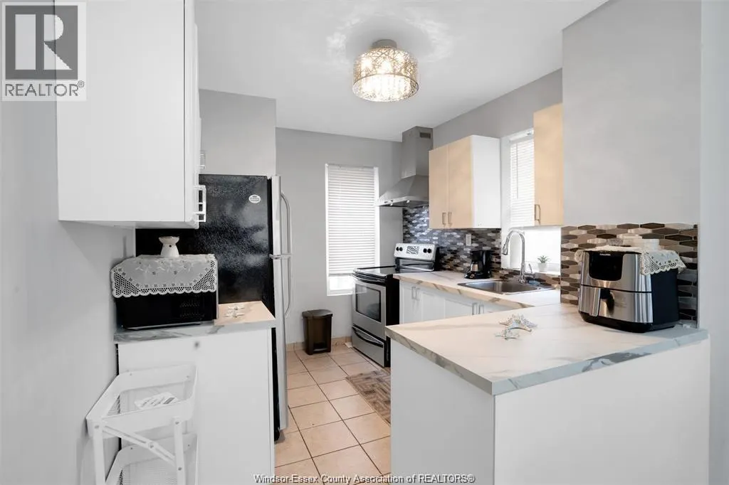 576 SHEPHERD STREET East Unit# UPPER