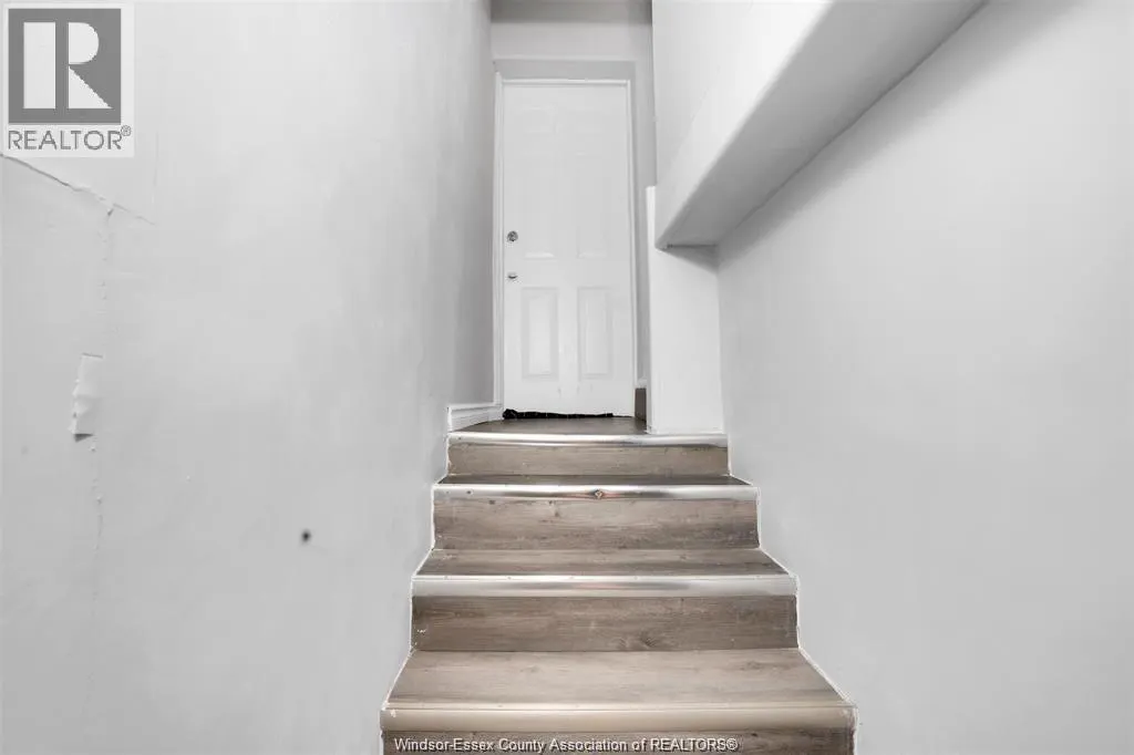 576 SHEPHERD STREET East Unit# LOWER