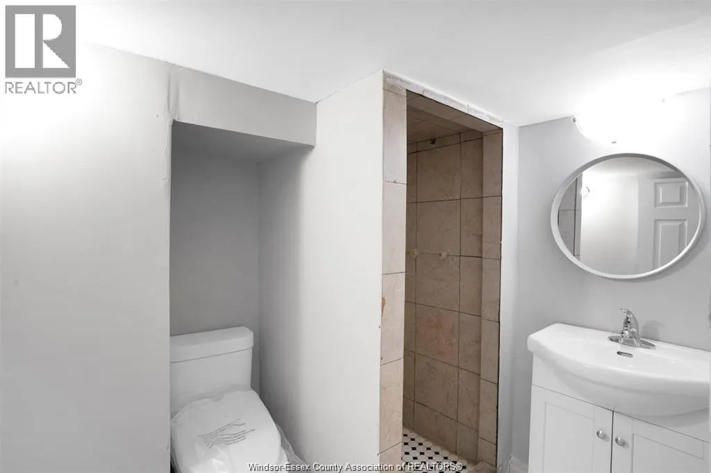 576 SHEPHERD STREET East Unit# LOWER