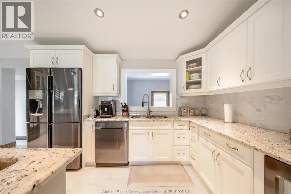 1555 STRATFORD COURT