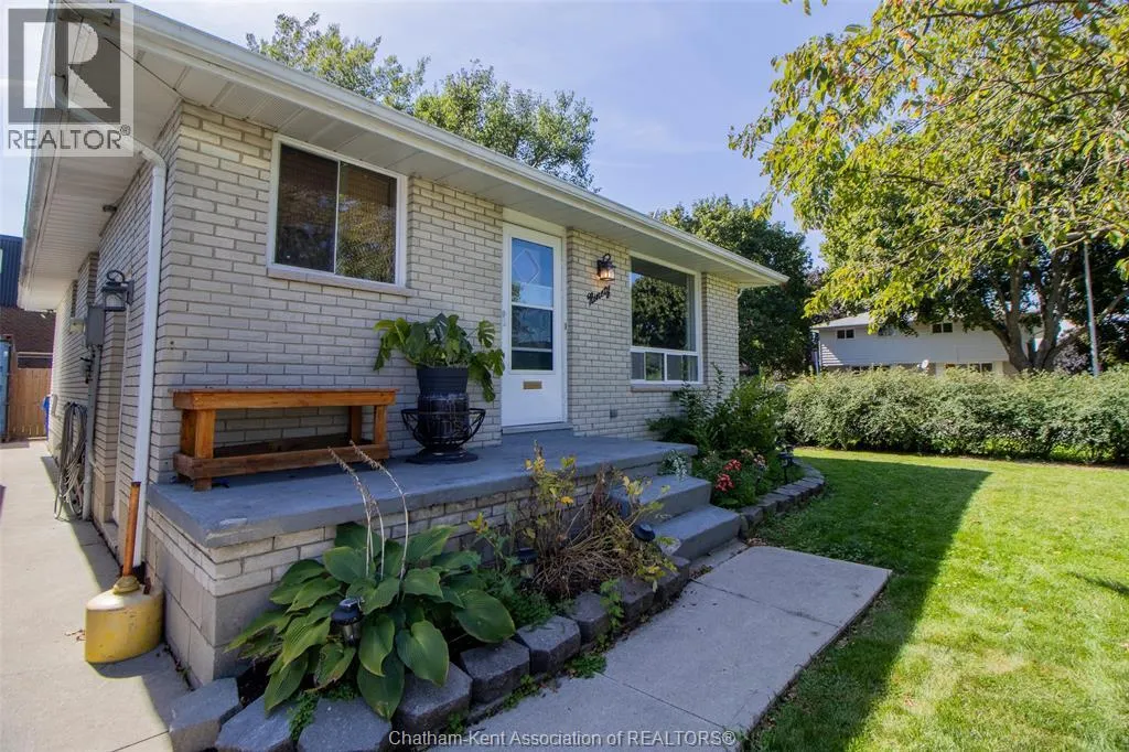 90 Timmins CRESCENT
