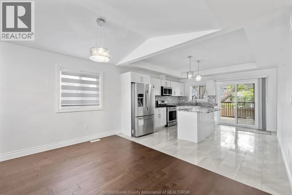 1237 EASTLAWN