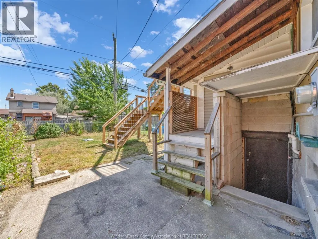 1124 MERCER STREET