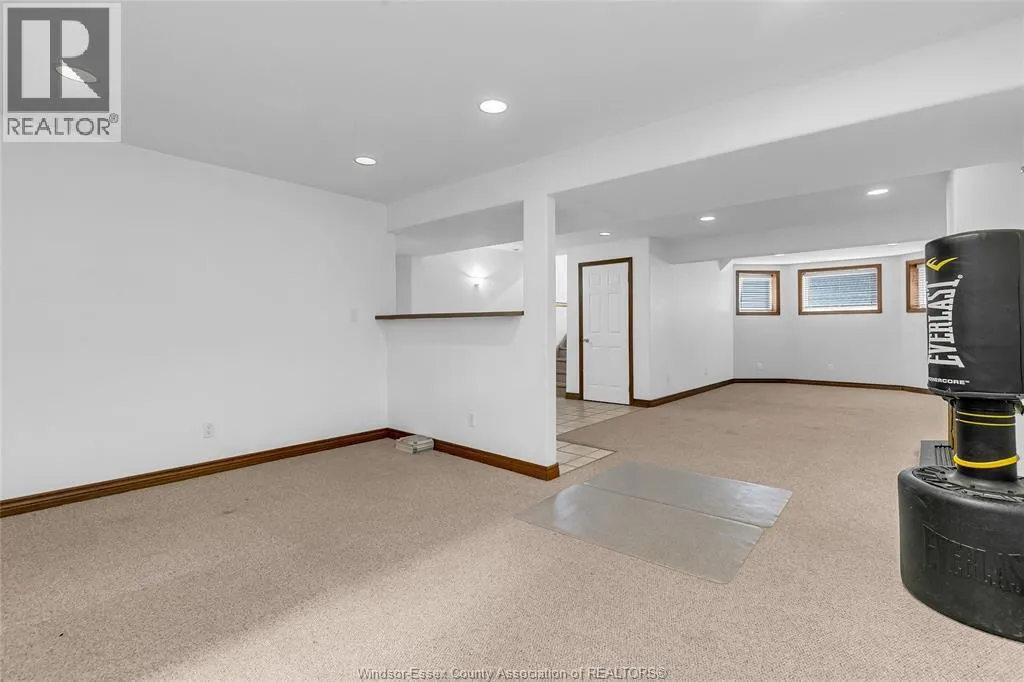 854 SILVERDALE DRIVE