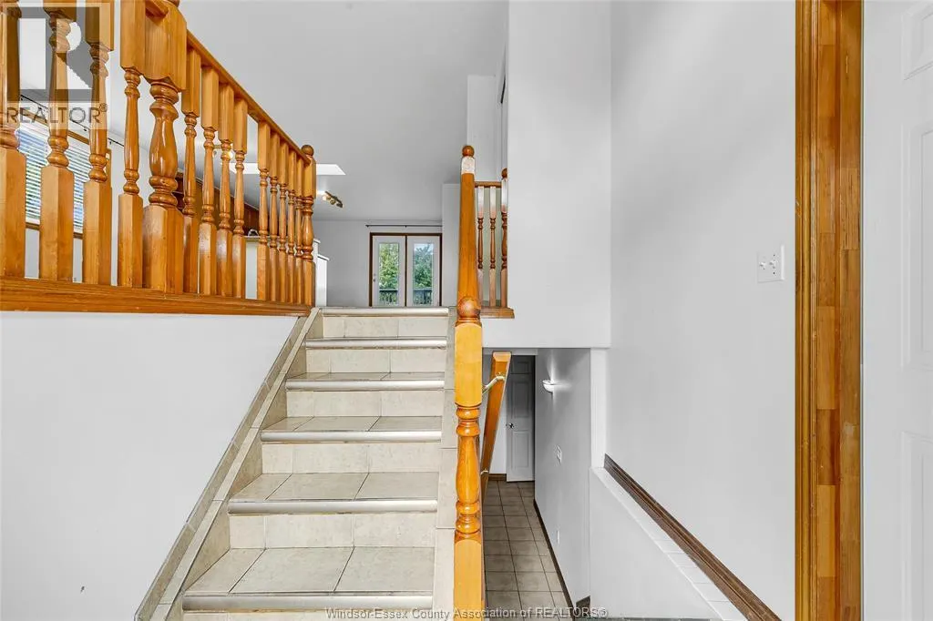 854 SILVERDALE DRIVE