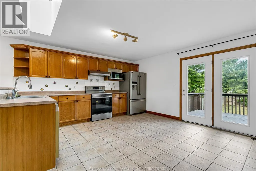 854 SILVERDALE DRIVE