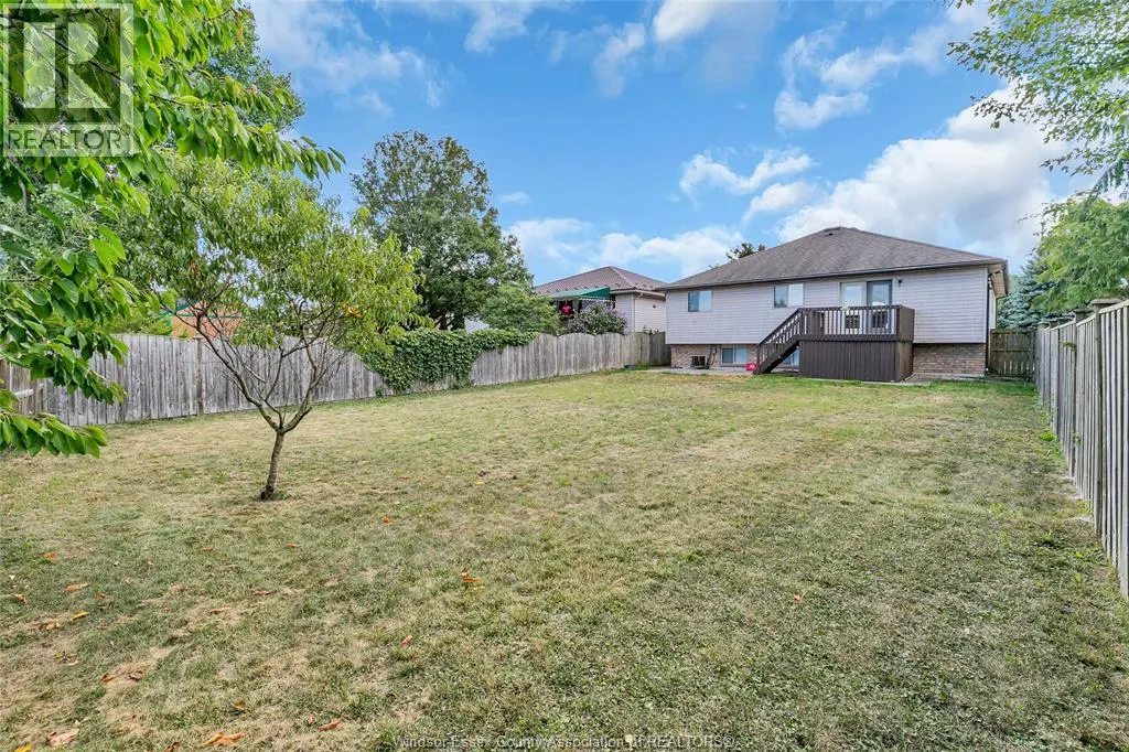 854 SILVERDALE DRIVE
