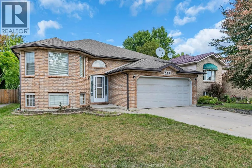 854 SILVERDALE DRIVE