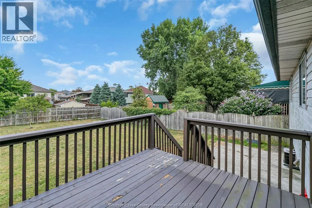 854 SILVERDALE DRIVE