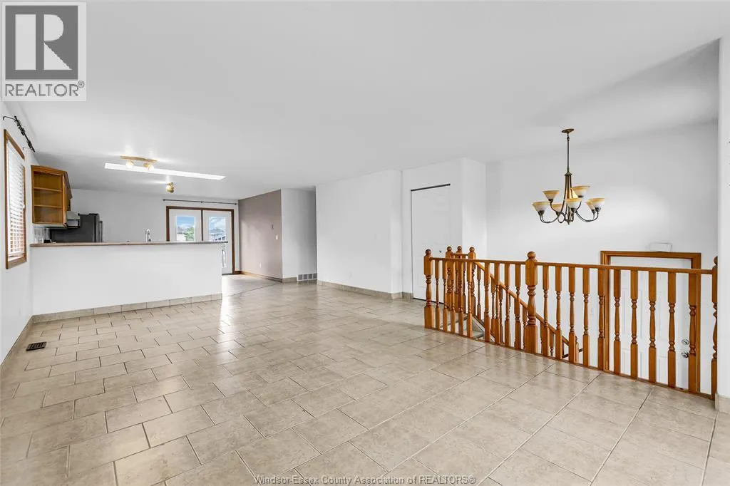 854 SILVERDALE DRIVE