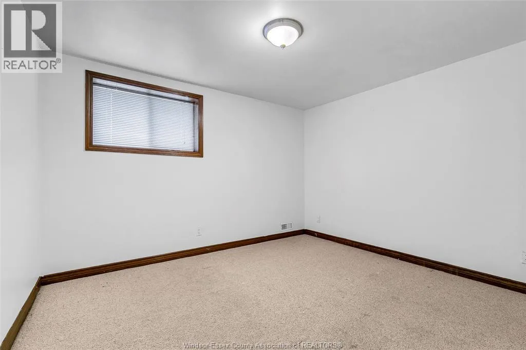 854 SILVERDALE DRIVE