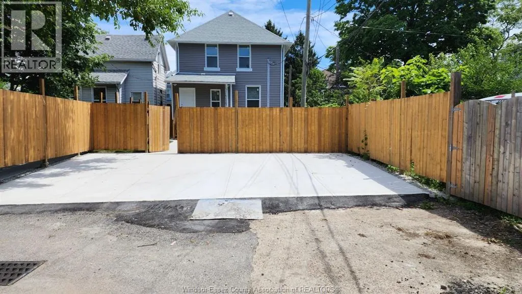 765 DOUGALL Unit# UPPER