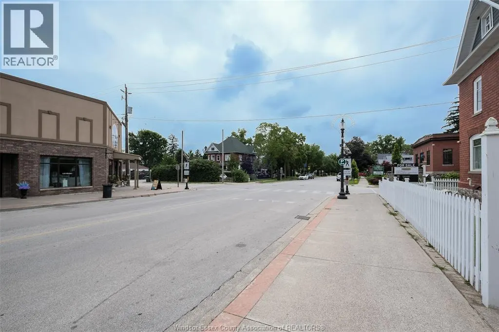 16 DIVISION STREET South