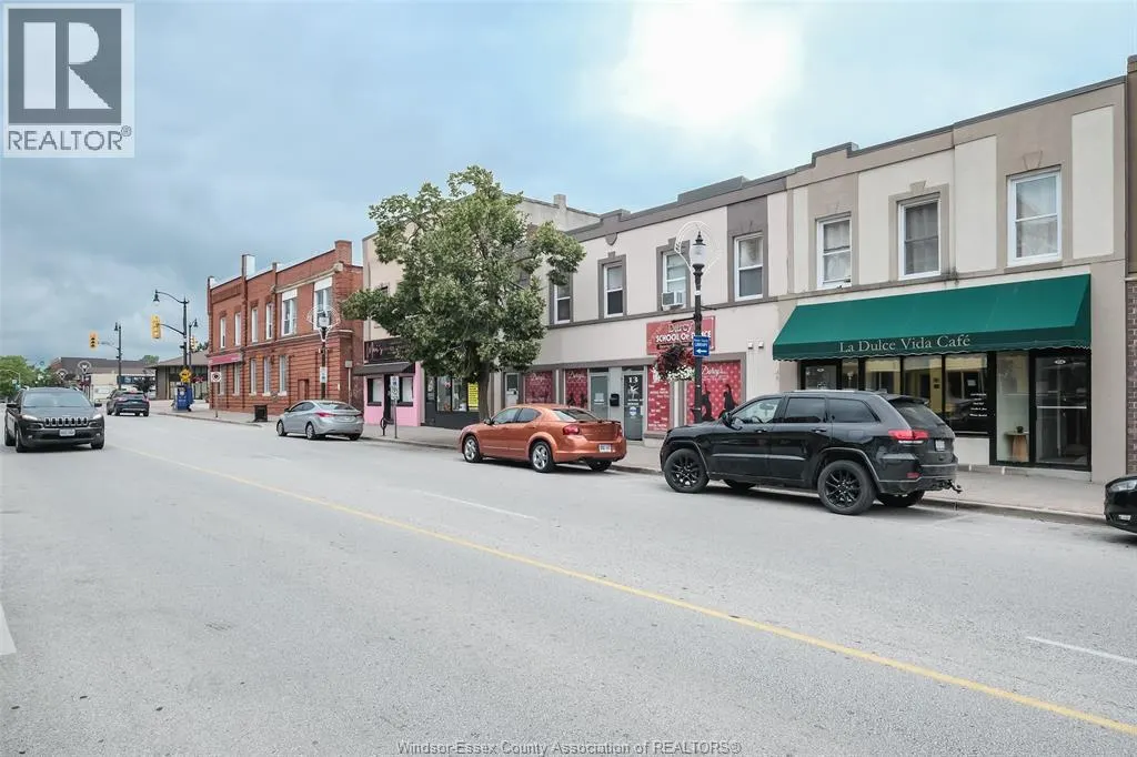 16 DIVISION STREET South