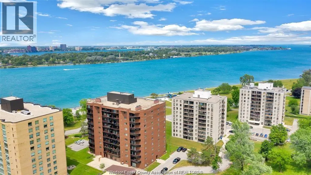 3663 RIVERSIDE DRIVE East Unit# 203