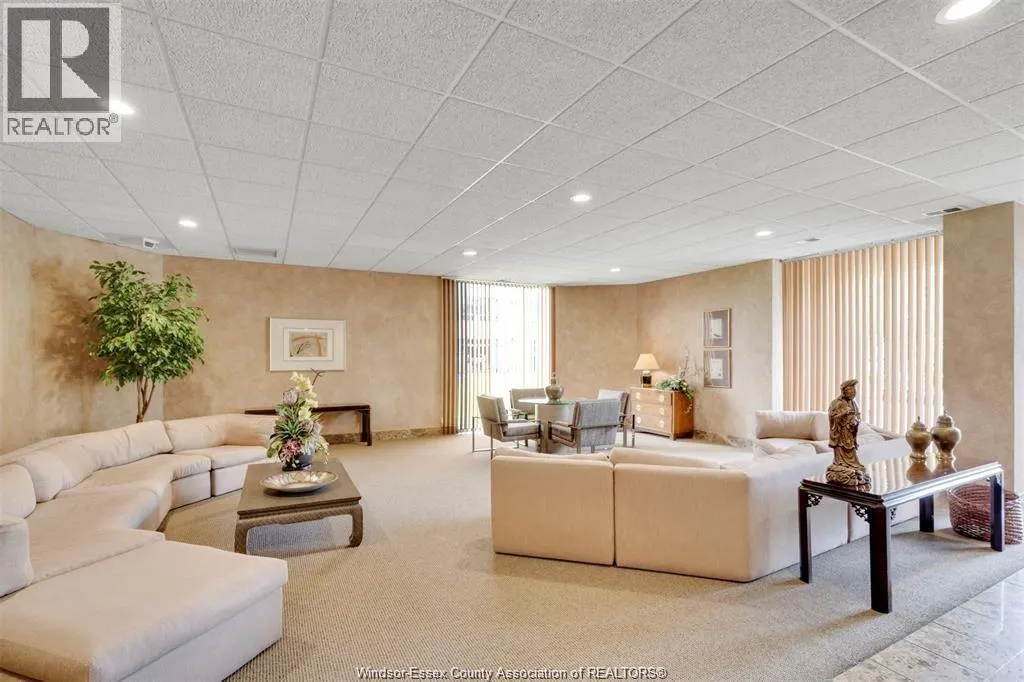 3663 RIVERSIDE DRIVE East Unit# 203