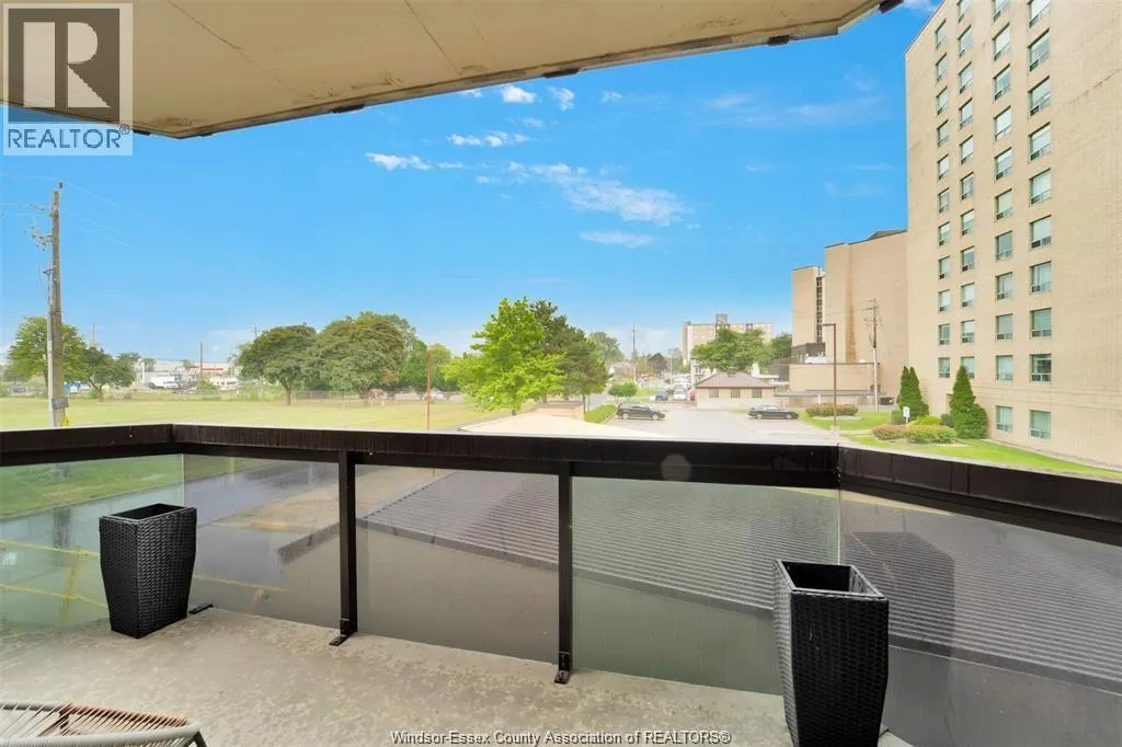 3663 RIVERSIDE DRIVE East Unit# 203