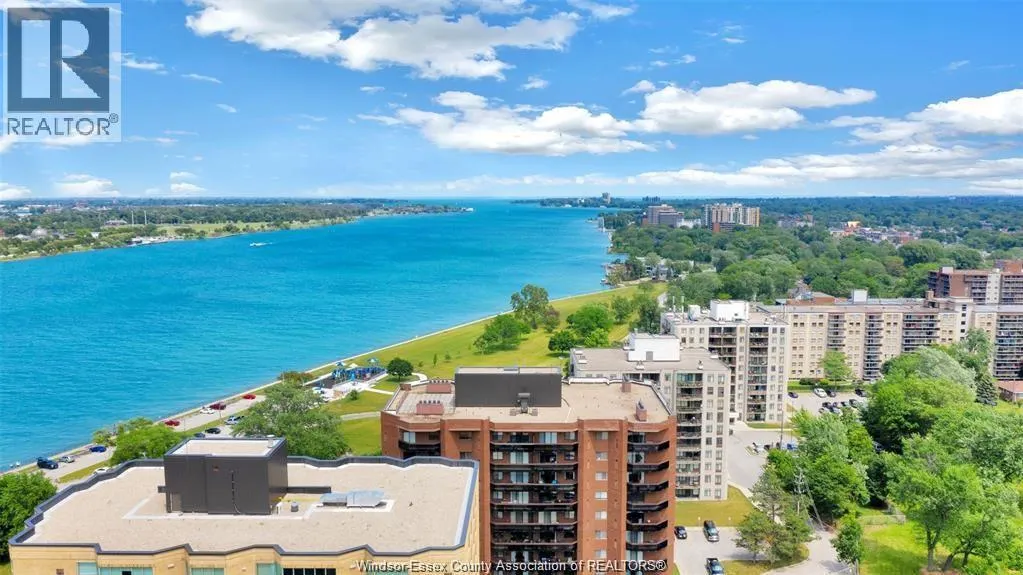3663 RIVERSIDE DRIVE East Unit# 203