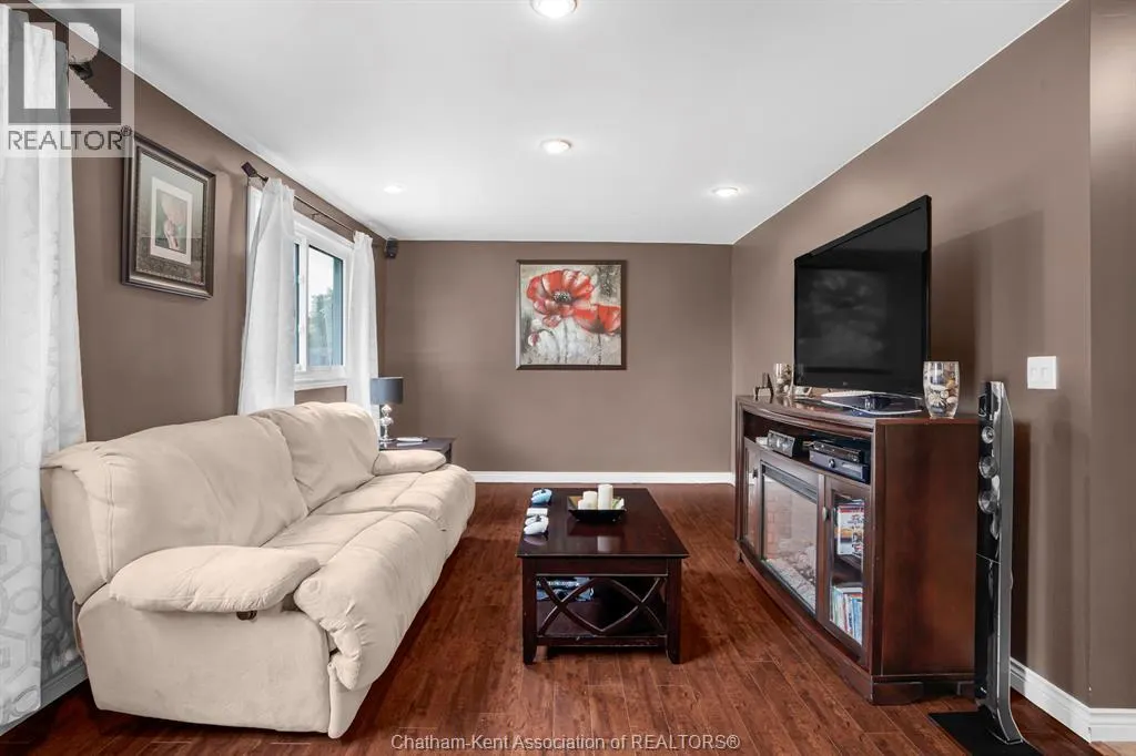 367 MCNAUGHTON AVENUE West