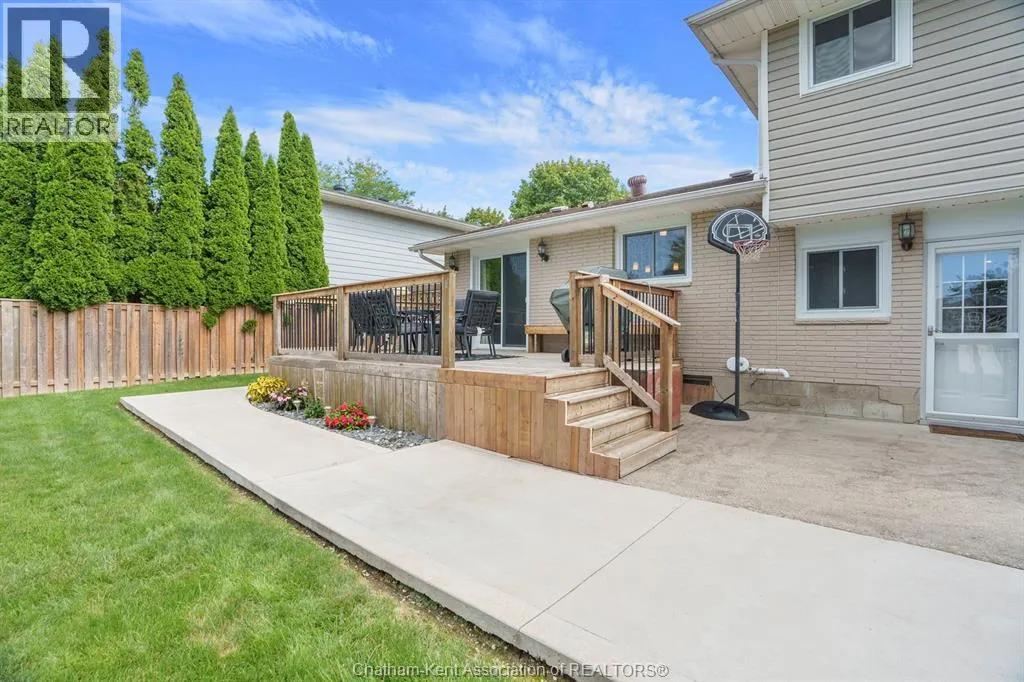 367 MCNAUGHTON AVENUE West