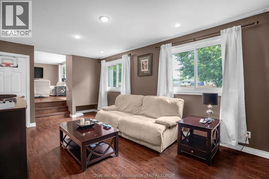 367 MCNAUGHTON AVENUE West