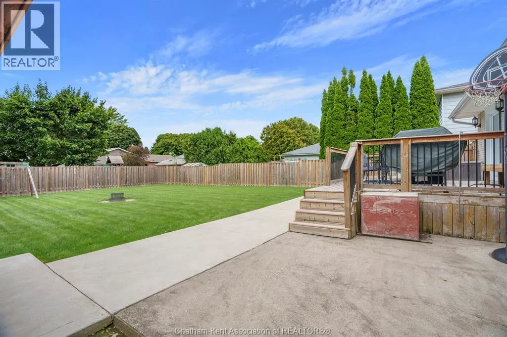 367 MCNAUGHTON AVENUE West