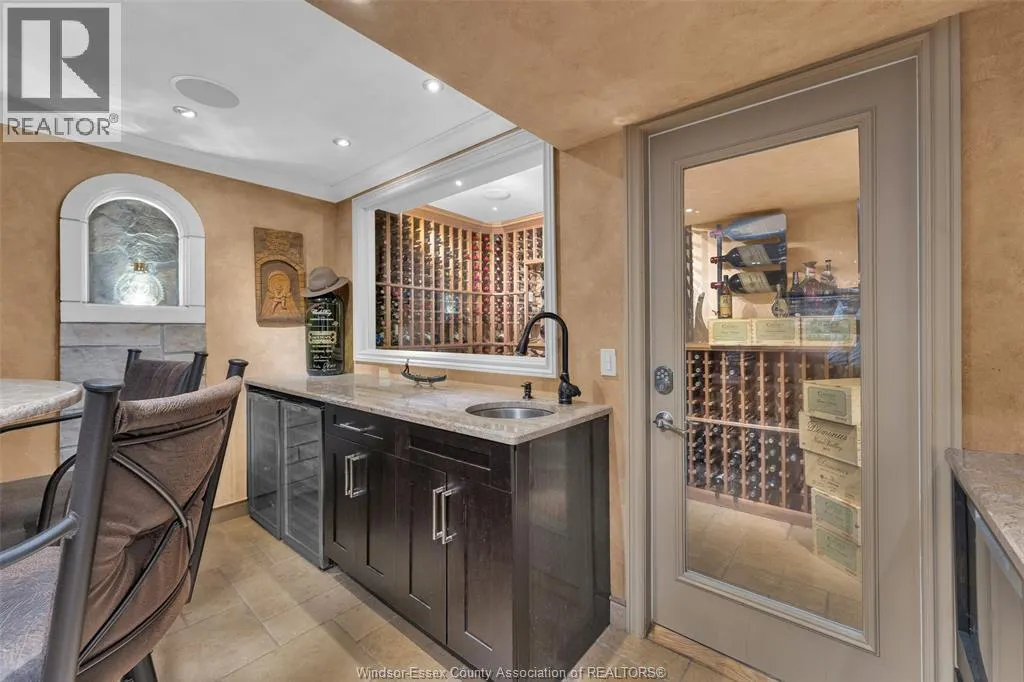 541 KERR CRESCENT