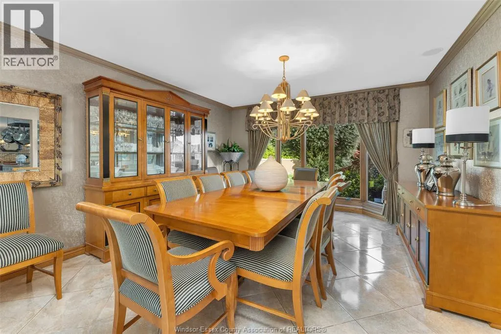 541 KERR CRESCENT