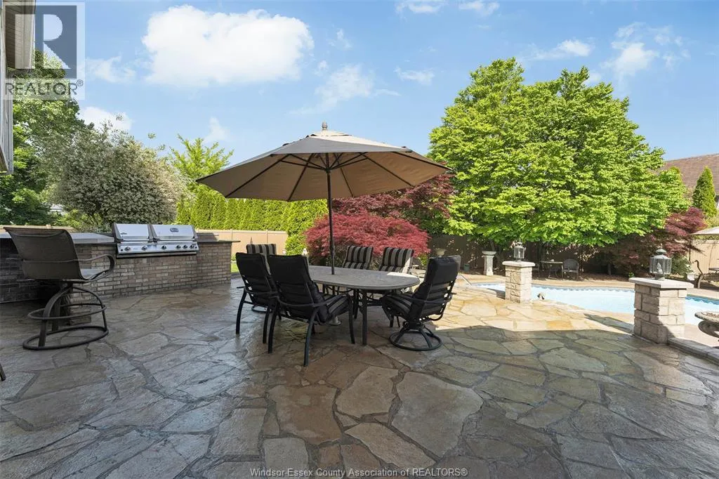 541 KERR CRESCENT