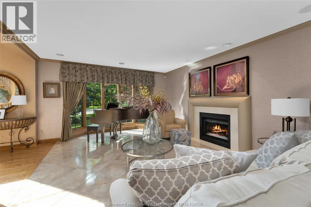 541 KERR CRESCENT