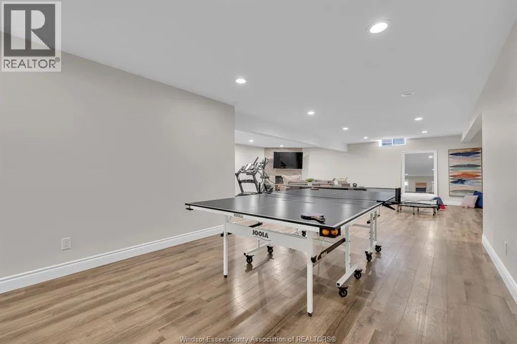 331 Lakewood Cres