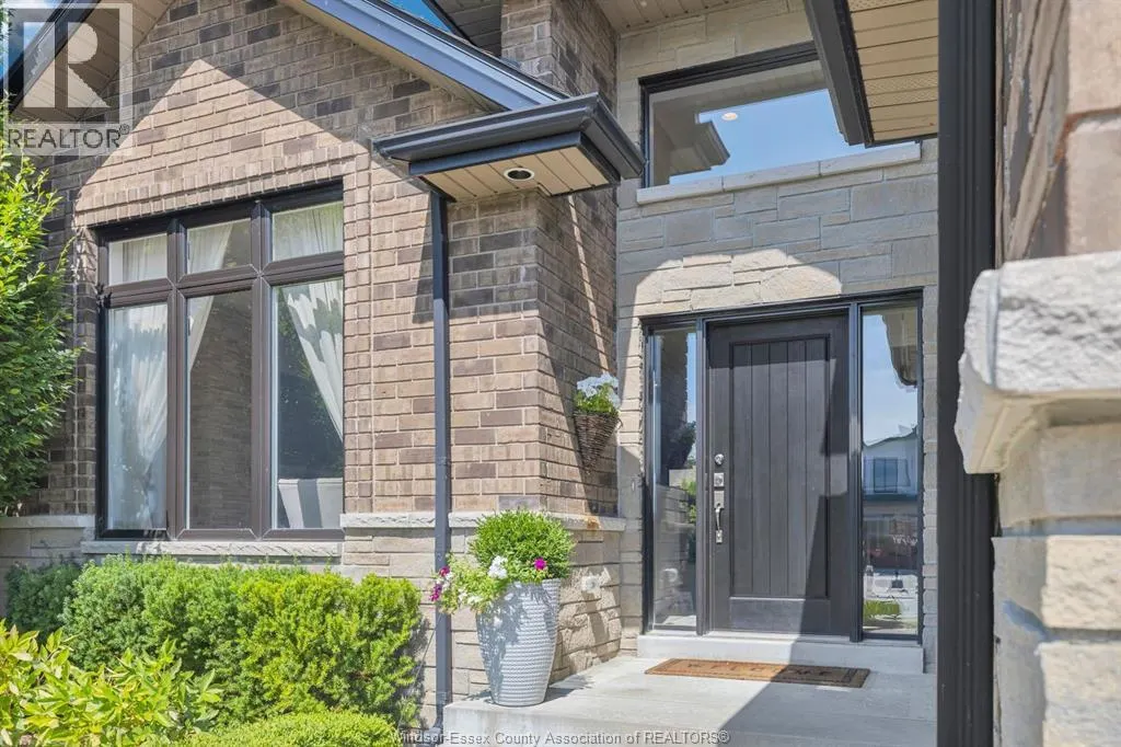 331 Lakewood Cres