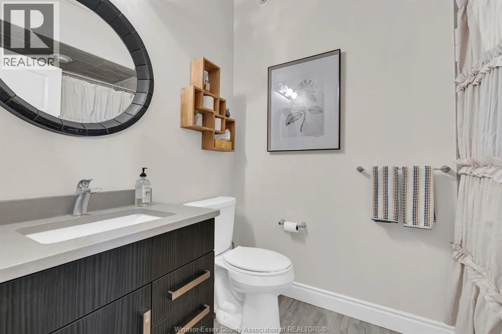 331 Lakewood Cres