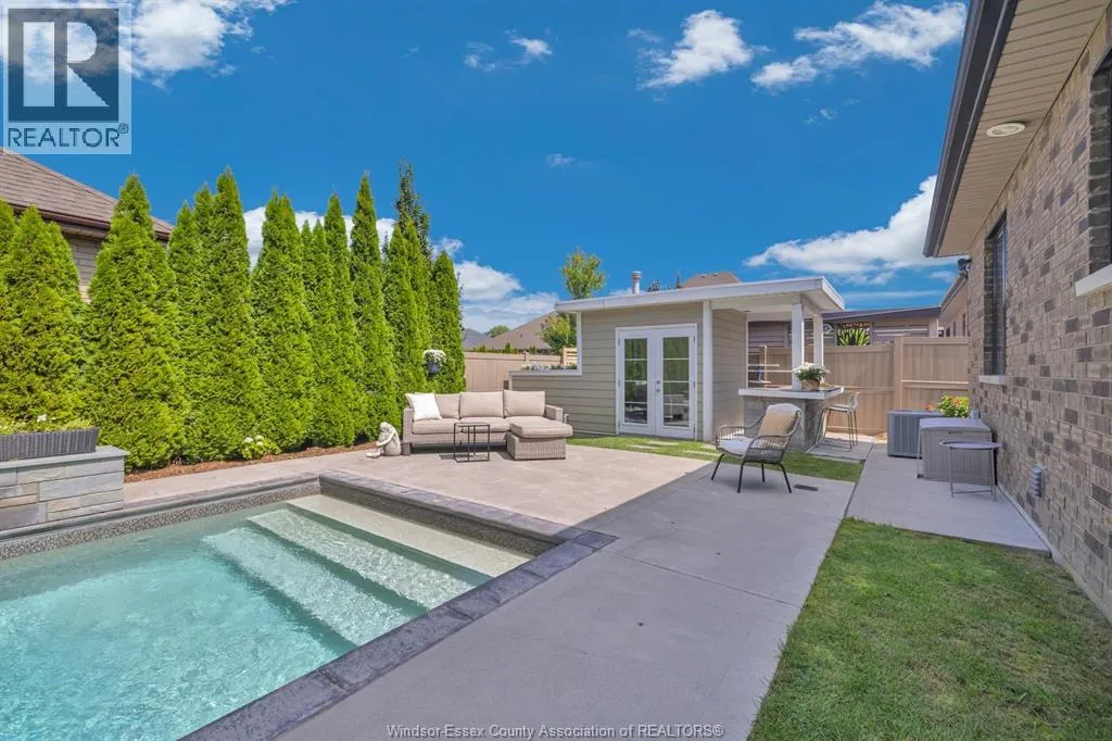 331 Lakewood Cres