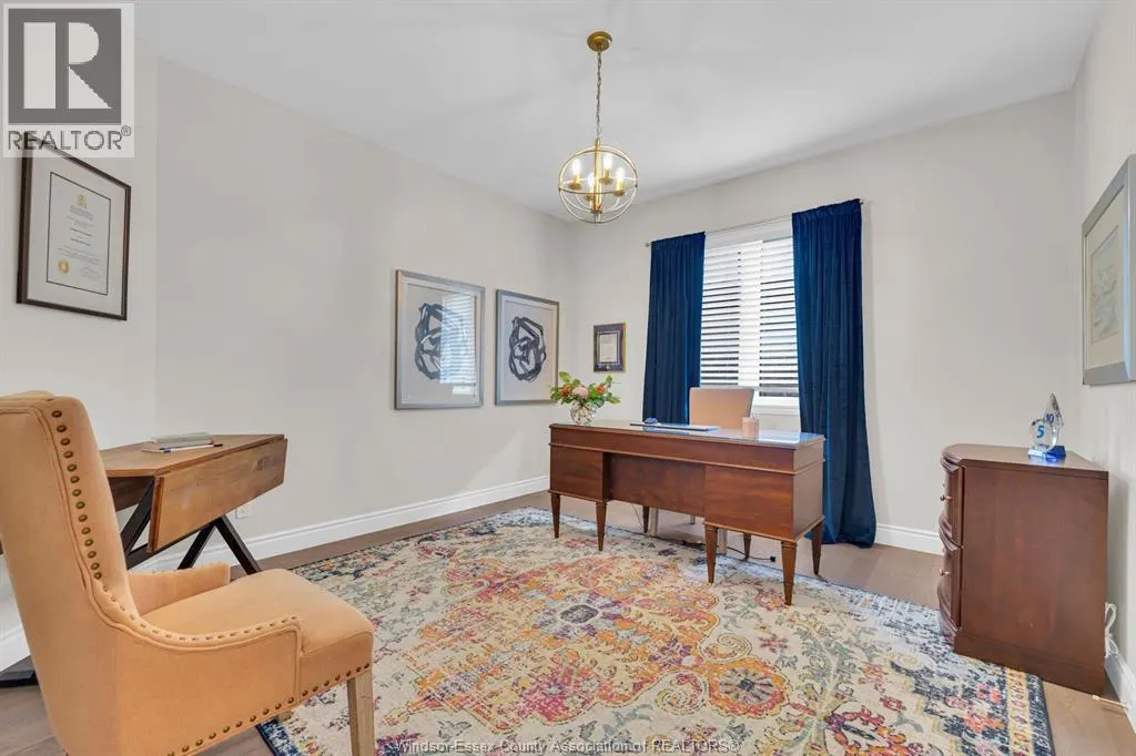 331 Lakewood Cres