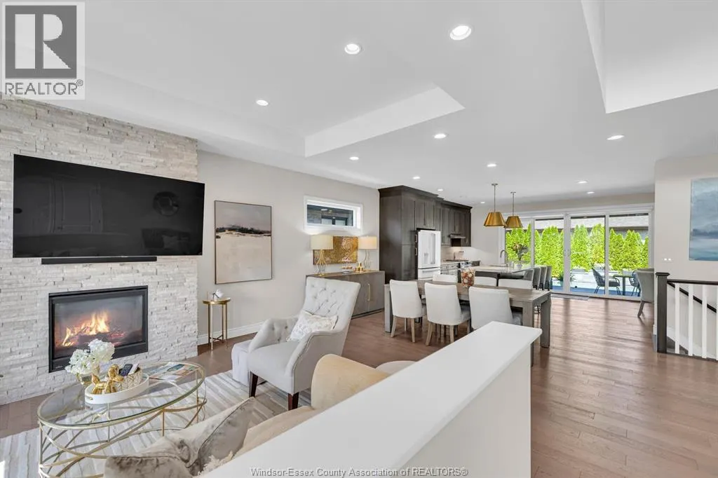331 Lakewood Cres