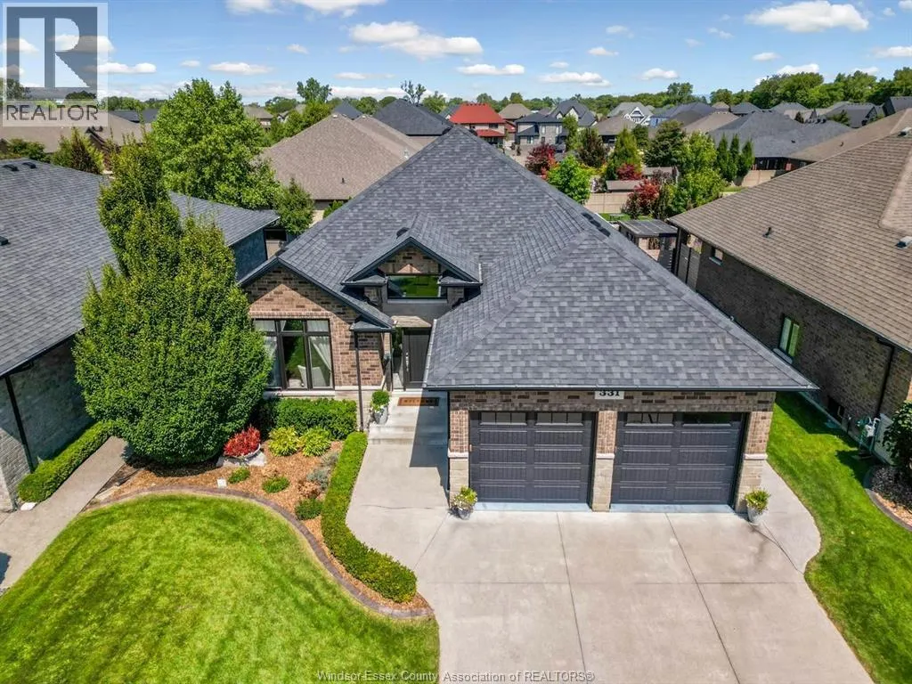 331 Lakewood Cres