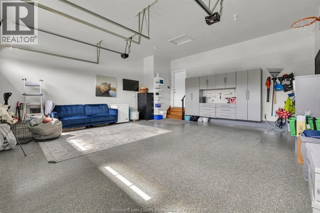 331 Lakewood Cres