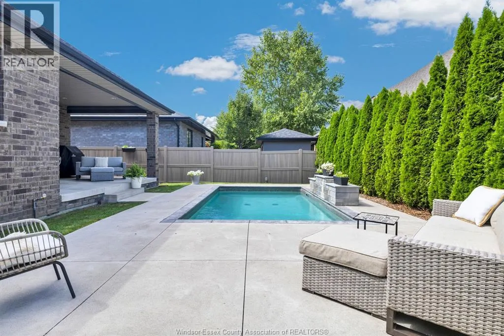 331 Lakewood Cres
