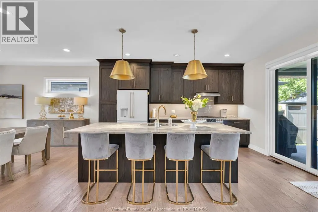331 Lakewood Cres