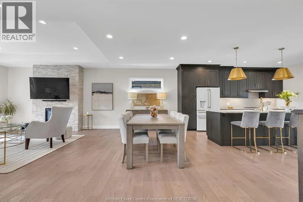 331 Lakewood Cres
