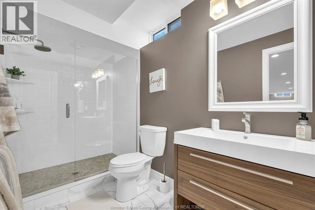 331 Lakewood Cres