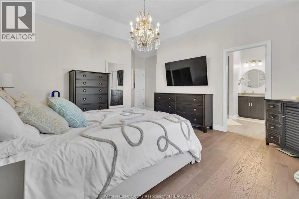 331 Lakewood Cres