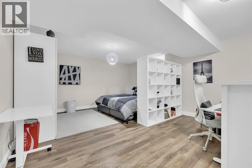331 Lakewood Cres