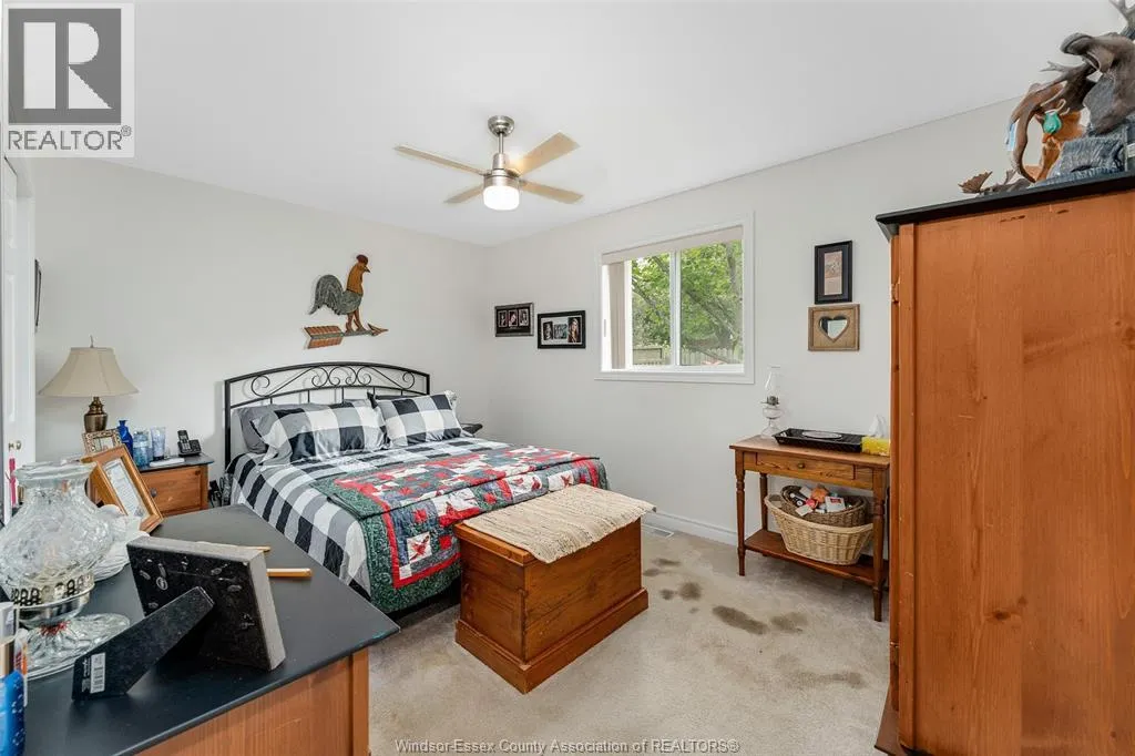 402 THORNRIDGE CRESCENT